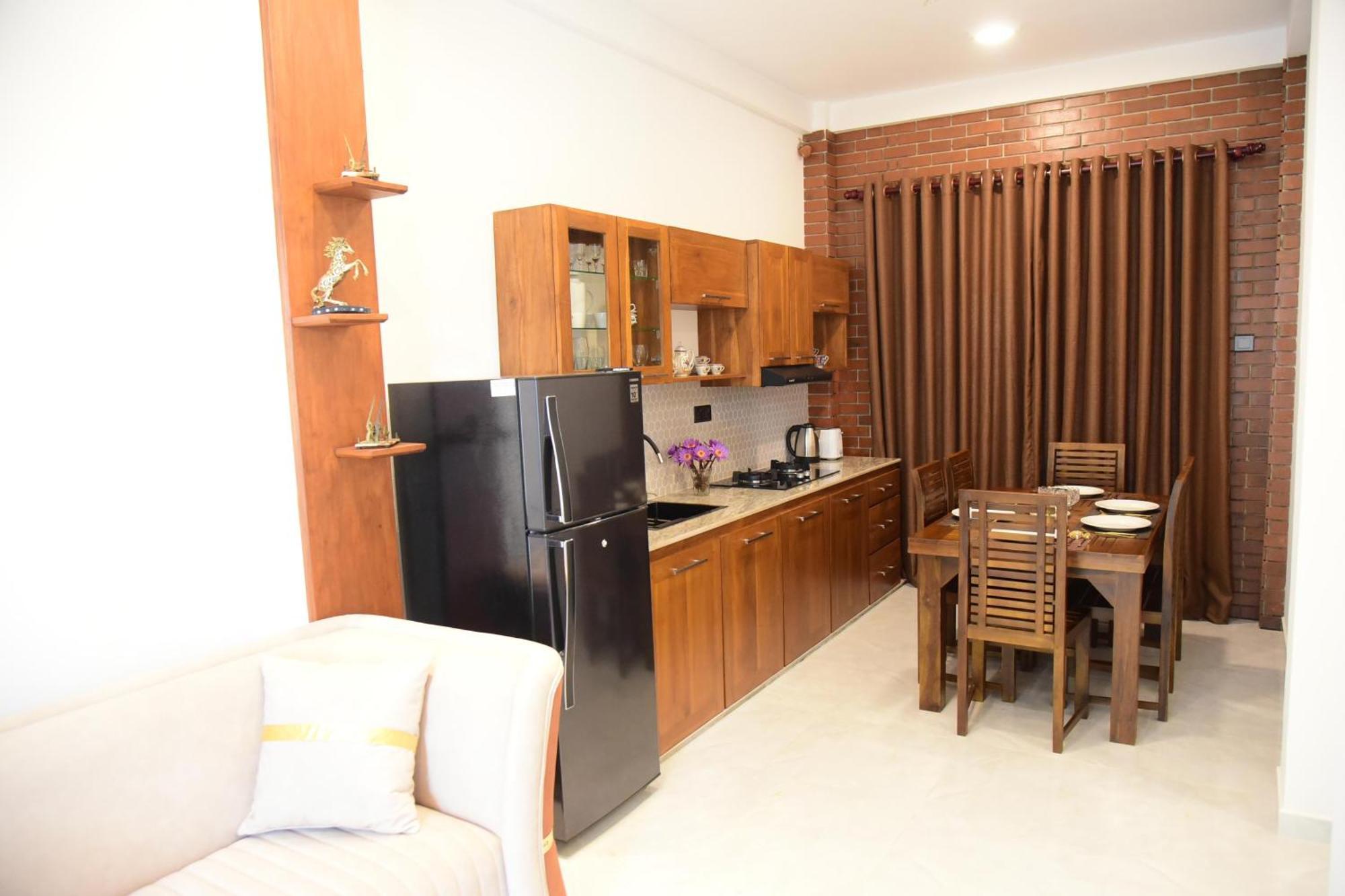 Ocean Ripples Hotel Hikkaduwa Exterior photo