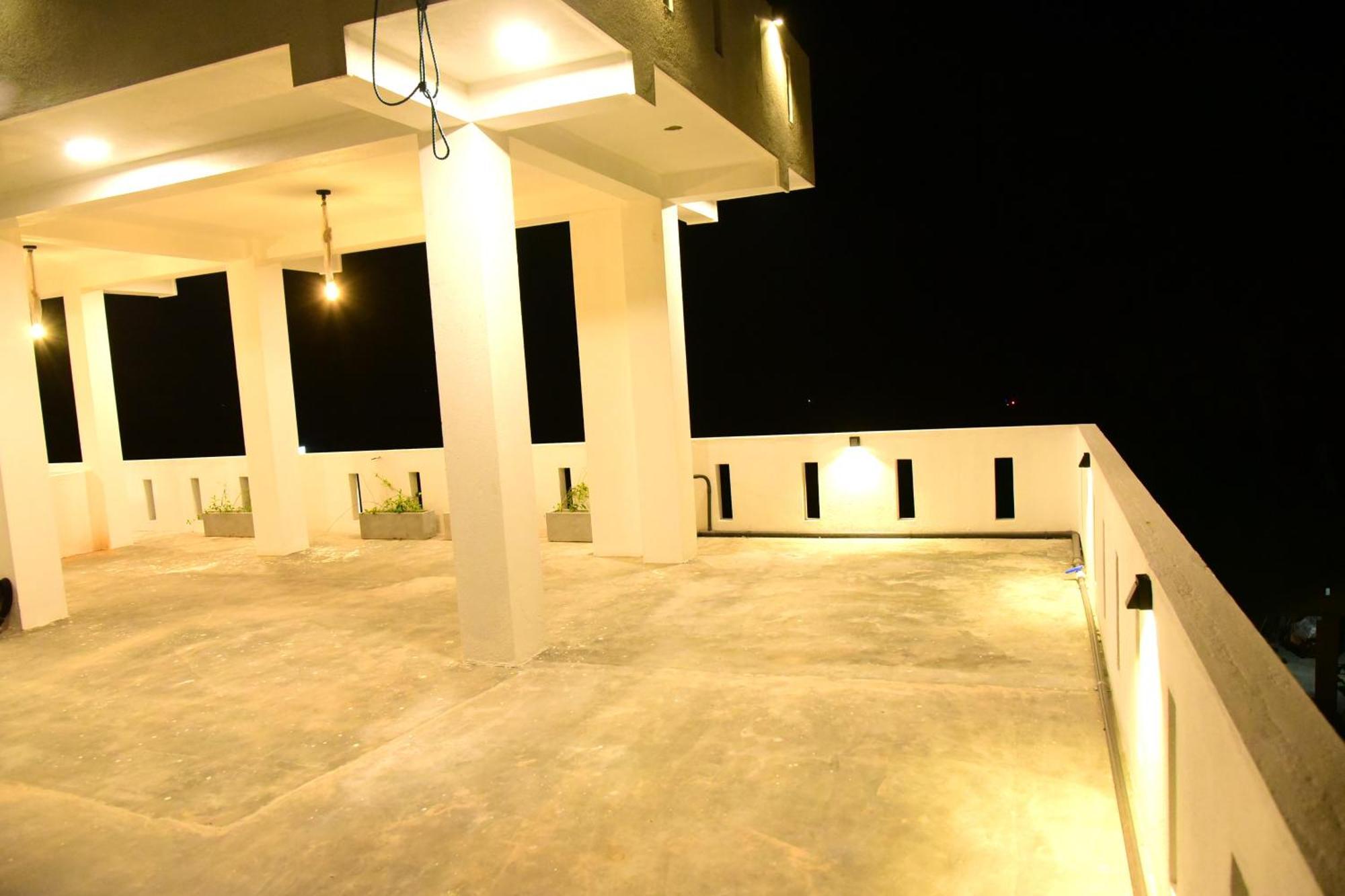 Ocean Ripples Hotel Hikkaduwa Exterior photo